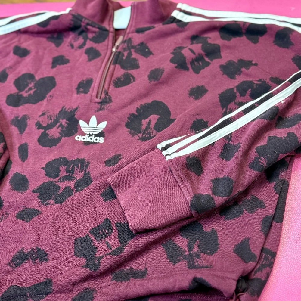 Adidas cropped pullover size M